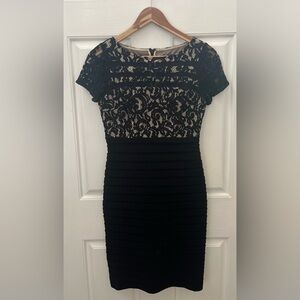 PRE-OWNED ADRIANNA PAPELL WOMEN'S COCKTAIL DRESS- BLACK- SIZE 4